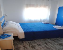 Metropolis Rooms & Services